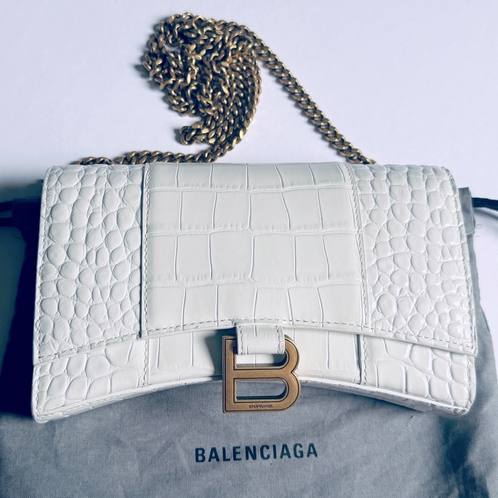 BALENCIAGA WALLET ON CHAIN CROCODILE
EMBOSSED IN WHITE